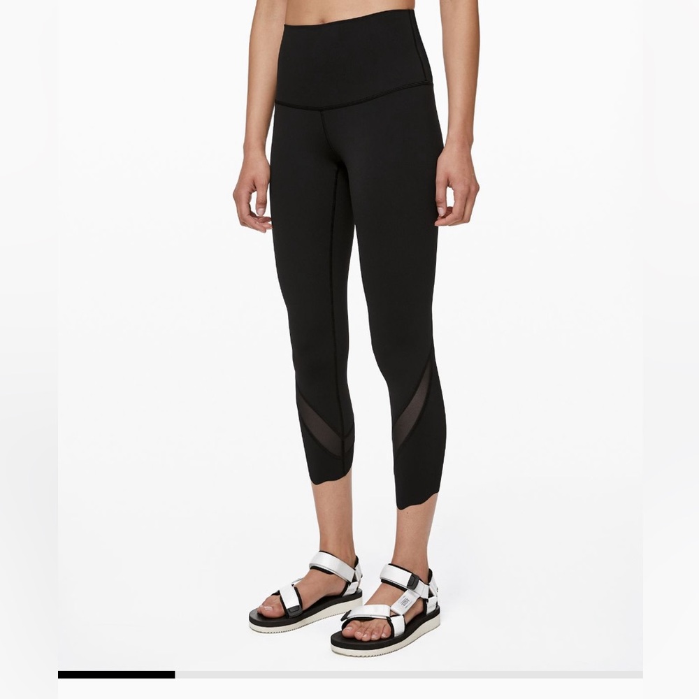 Lululemon Wonder Under Scalloped Hem HiRise Crop 23” - used like new - 10
